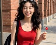 一张高分辨率的户外全身照