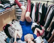 固定参考图姿势生成图片