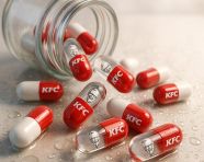 胶囊从透明的药瓶中倾倒